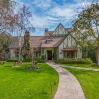 Luxury home sales in Glendale