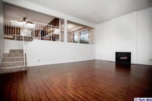 Glendale real estate unstaged living room